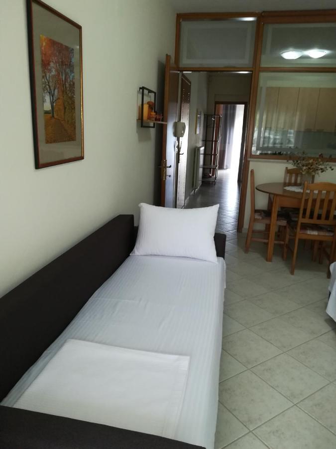 Apartment Ey Zhn Nea Chili Ngoại thất bức ảnh