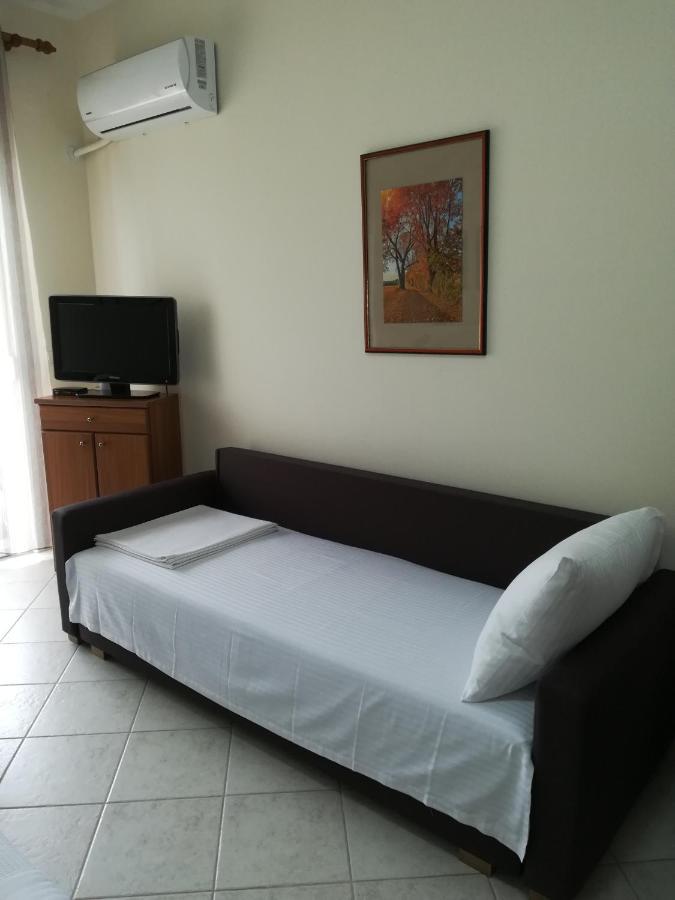 Apartment Ey Zhn Nea Chili Ngoại thất bức ảnh