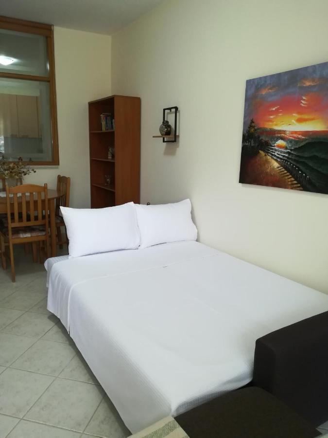 Apartment Ey Zhn Nea Chili Ngoại thất bức ảnh